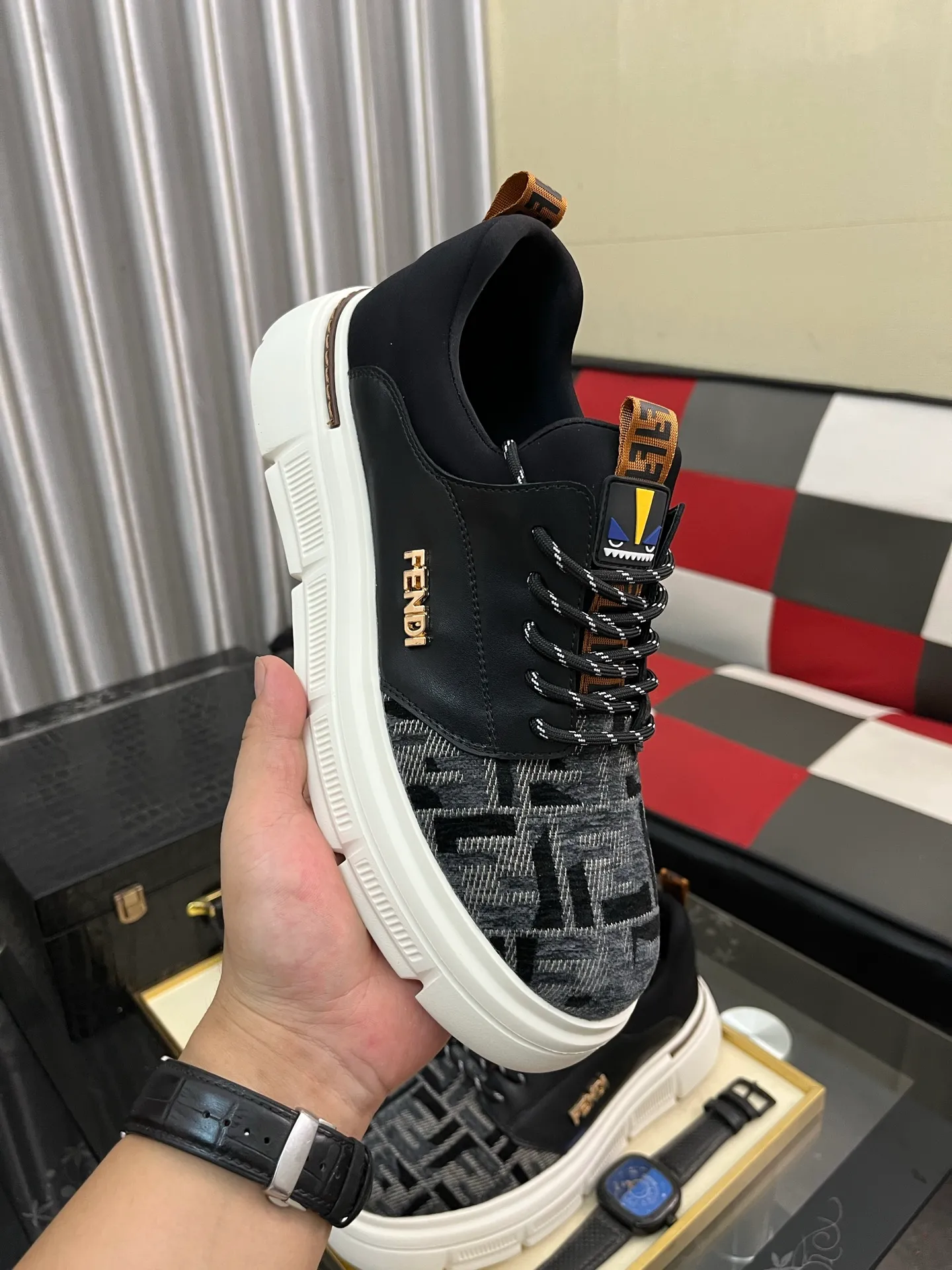 Men's Men's Shoes💰420⌚️⌚️[FENDI] Fendi's classic and comfortable men's, this complex sneaker is made of soft calfskin➕genuine leather lining➕original ultra-light rubber material with rough outsole. This unique light style is suitable for the casual and refined sensibility of this season. It is comfortable and natural on the feet. It is an everyday style for casual travel in autumn and winter! Code number: 38-442️⃣Colors available